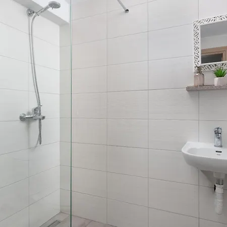 Katerina - فيلة *